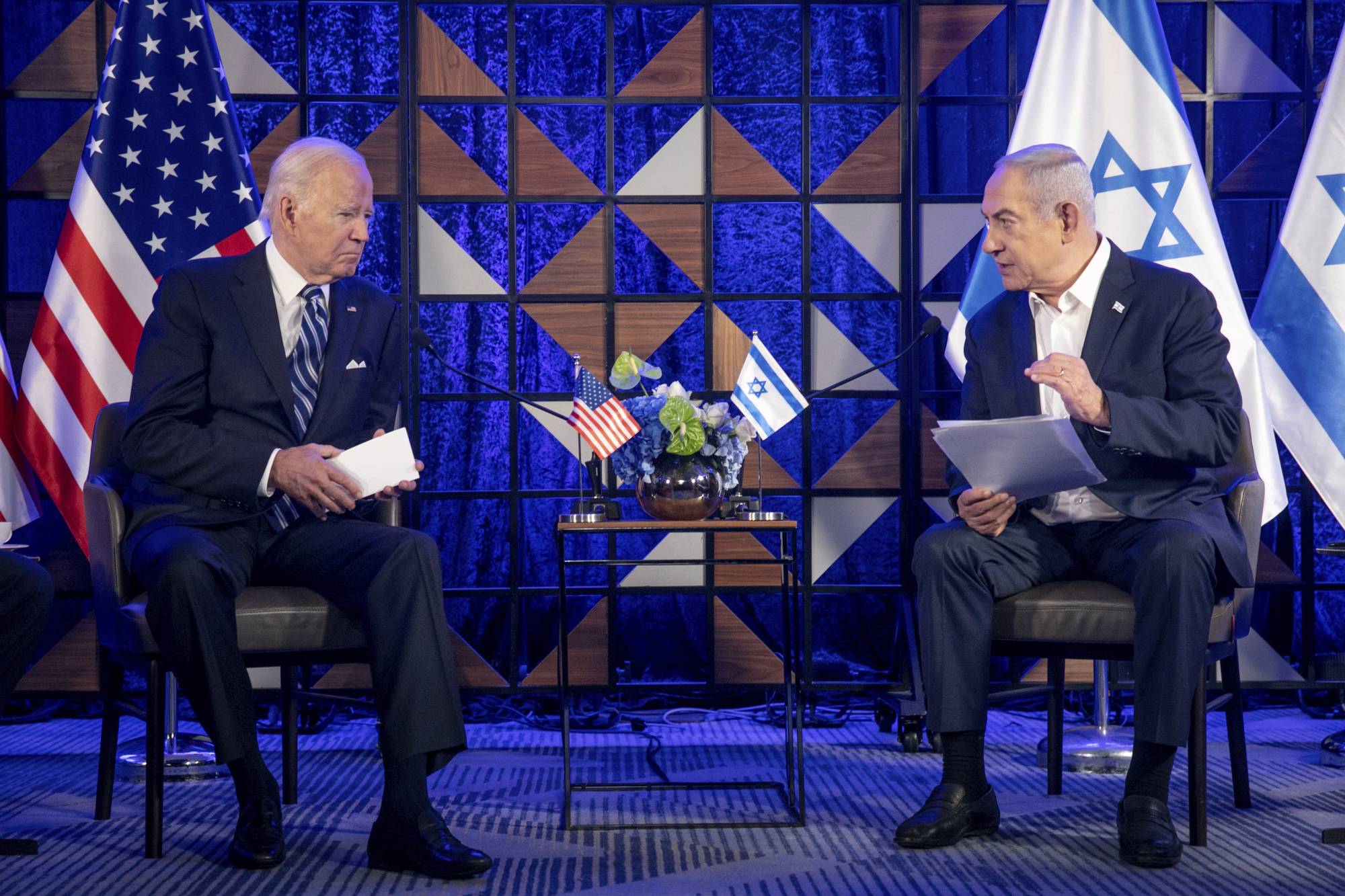 ABD Başkanı Joe Biden, Gazze'deki savaşı görüşmek üzere İsrail Başbakanı Binyamin Netanyahu ile Tel Aviv'de bir araya geldi (AP)