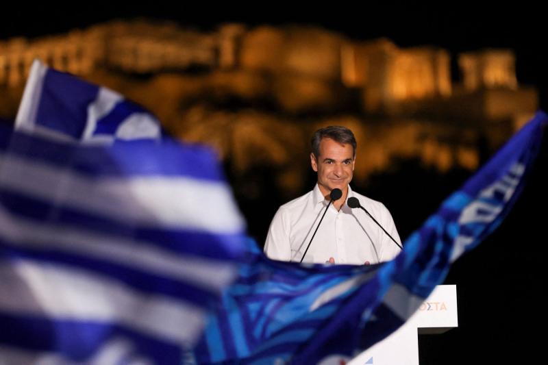 55 yaşındaki Miçotakis uzun yıllar iktidarını sürdürmeye aday (Reuters)