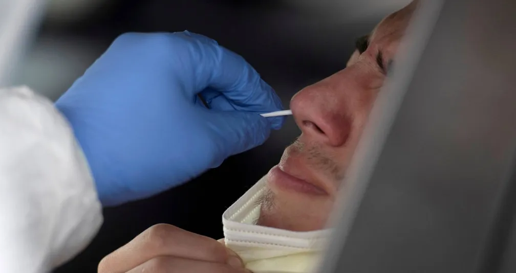 تجنب أخطاء تنظيف الأنف: اكتشف الطريقة المثلى لصحة أنفك!