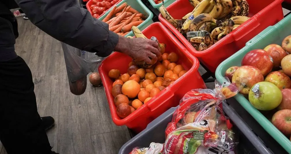 دراسة تكشف: الفواكه والخضروات سلاحك المدهش للوقاية من الاكتئاب!