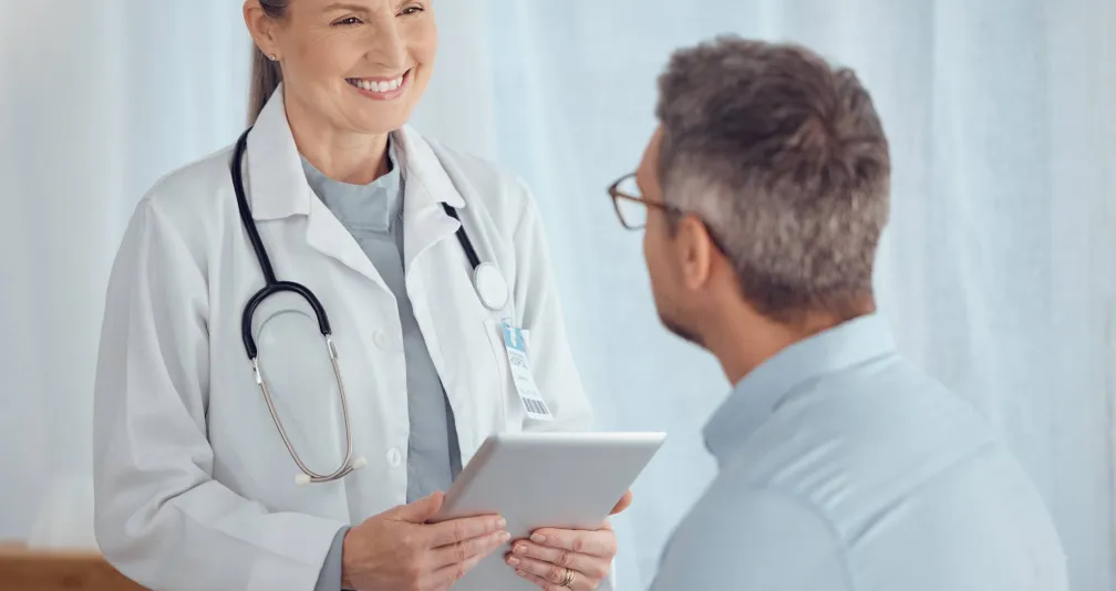 8 خطوات أساسية للفحوصات الطبية للرجال فوق 40 عاماً للحفاظ على صحتهم
