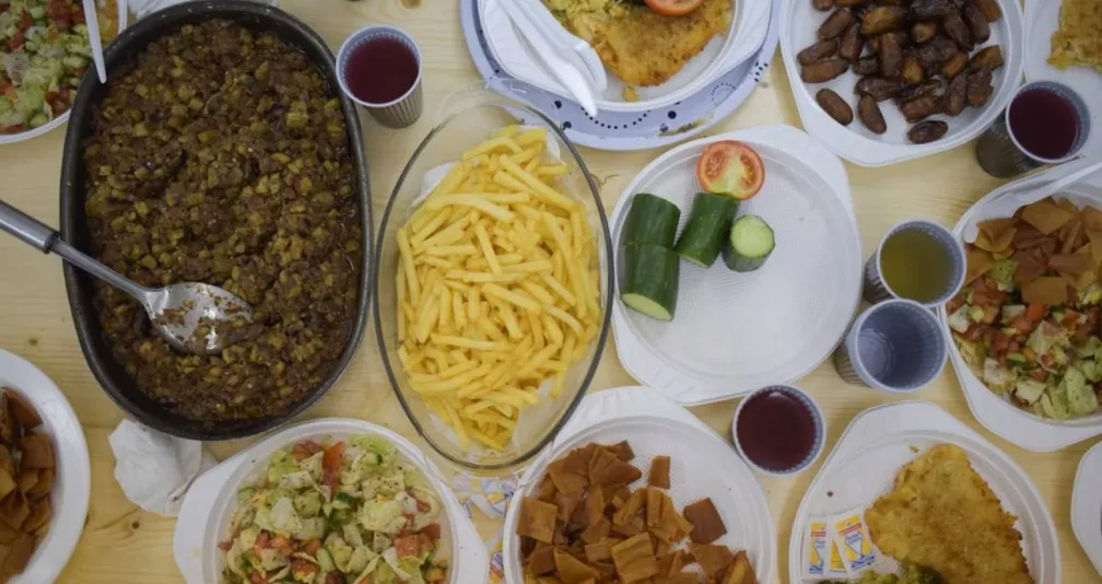 نصائح فعالة لتجنب التخمة بعد الإفطار في رمضان!