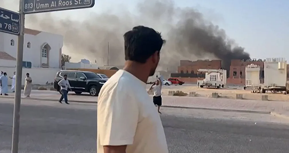 إسرائيل تشطب الخطوط الحمراء للتفاوض... وتستهدف «حماس» في قطر