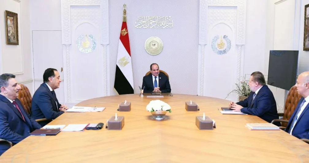 السيسي يؤكد ضرورة الاستمرار في العمل بسعر صرف مرن السيسي يؤكد ضرورة الاستمرار في العمل بسعر صرف مرن