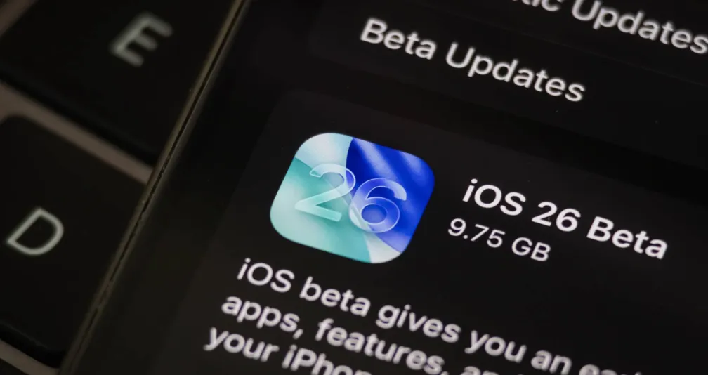 «أبل» تطلق «iOS 26» رسمياً… عصر جديد من التصميم والذكاء والتواصل «أبل» تطلق «iOS 26» رسمياً… عصر جديد من التصميم والذكاء والتواصل