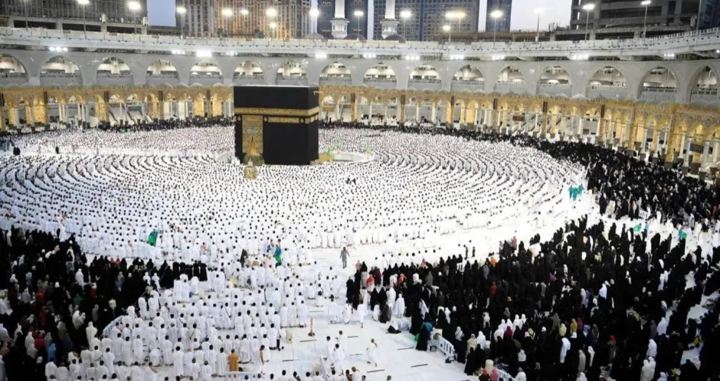 السعودية تتيح أداء مناسك العمرة لجميع حاملي التأشيرات