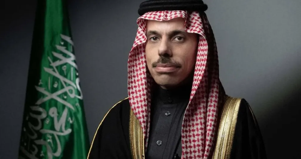 وزير الخارجية السعودي يصل إلى باريس للمشاركة في الاجتماع الوزاري بشأن غزة