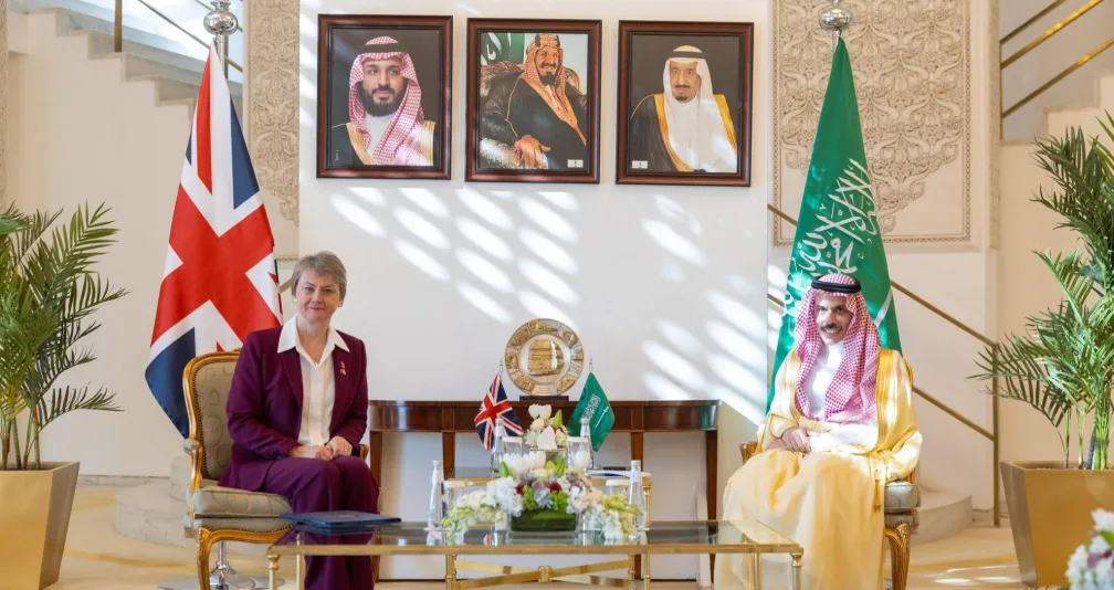 لقاء سعودي - بريطاني في الرياض يبحث مستجدات المنطقة