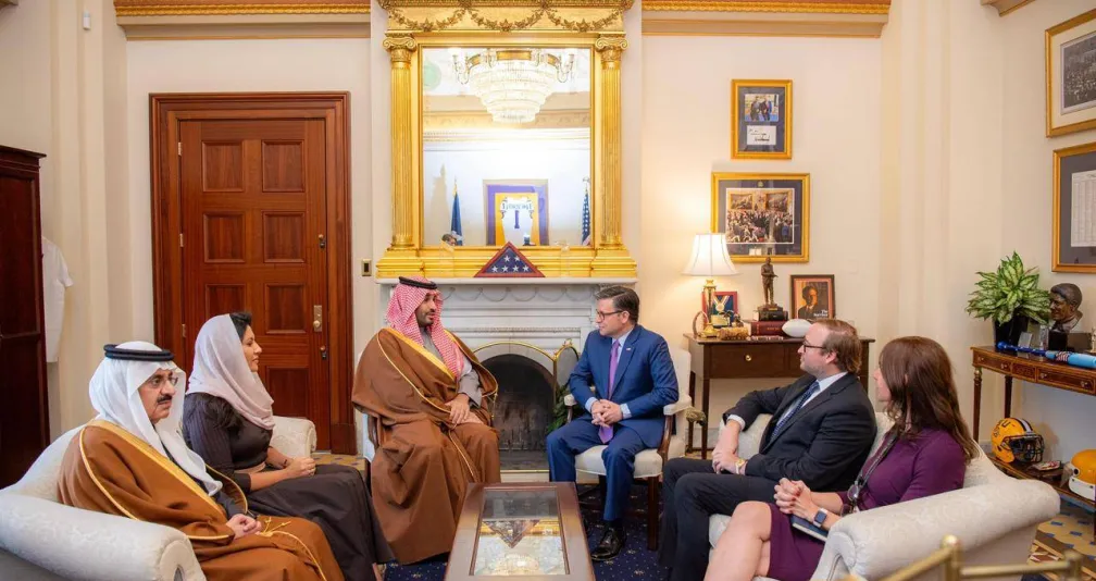 ولي العهد السعودي يجتمع مع أعضاء بالكونغرس في واشنطن