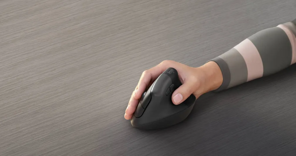 1370315.jpeg وداعاً لآلام المعصم: فأرة عمودية تُعيد تعريف هندسة الراحة في عالم الكمبيوتر