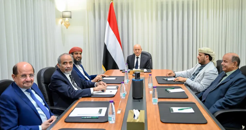 العليمي يعلن تشكيل الحكومة اليمنية الجديدة