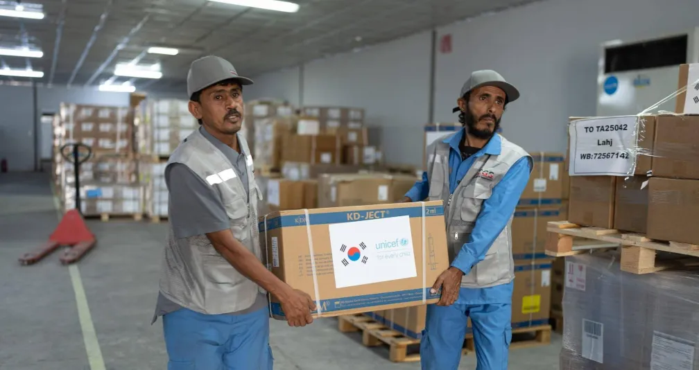 آليات إغاثية لمواجهة الفراغ الأممي في مناطق سيطرة الحوثيين