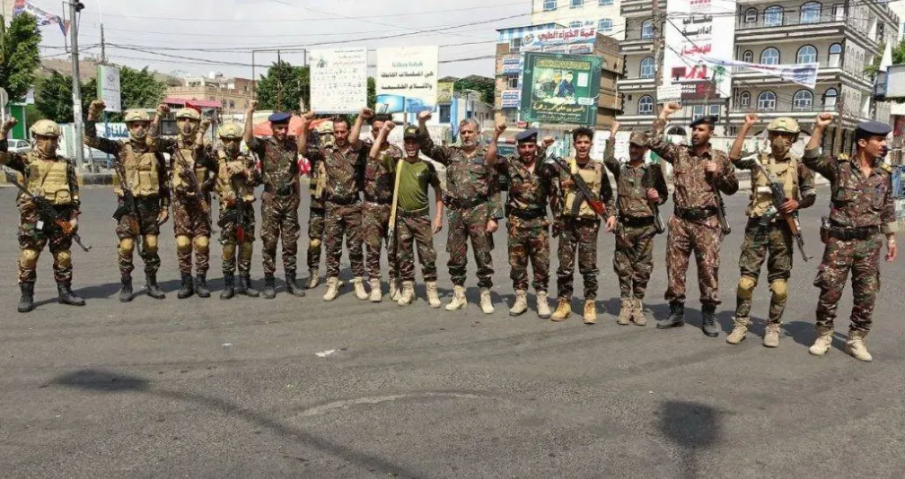 تصعيد حوثي يستهدف عسكريين سابقين