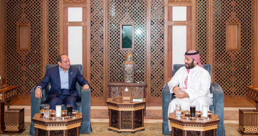 مصر تشدد على رفض استهداف الدول العربية وتدعو للتهدئة