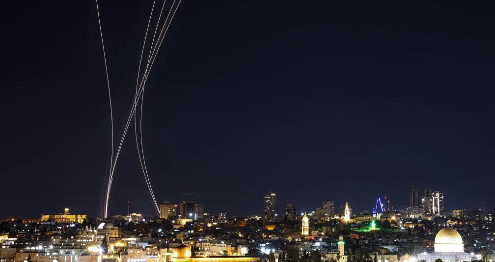 حرب الاستنزاف الصاروخي في الشرق الأوسط... مَن ينفد مخزونه أولاً؟