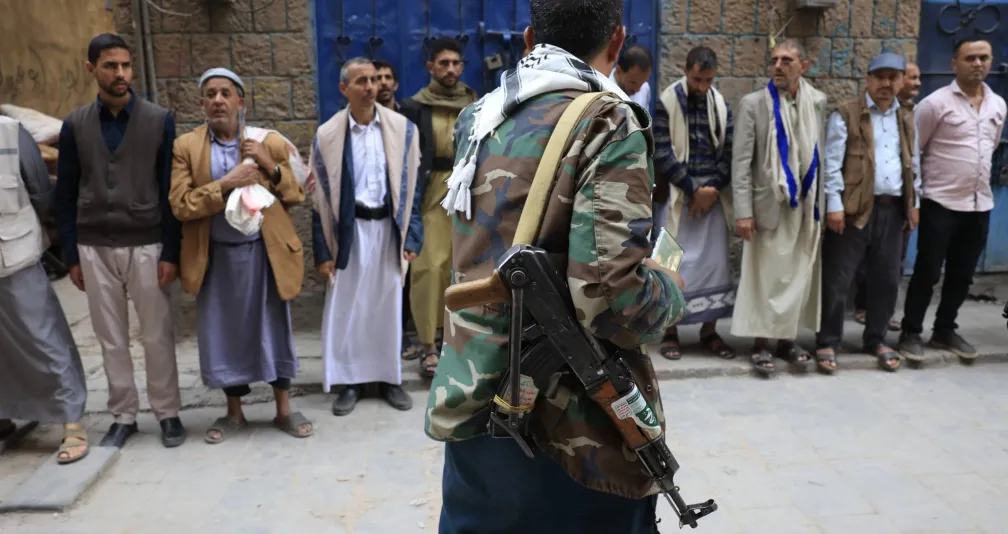 تقارير حقوقية توثّق آلاف الانتهاكات الحوثية بحق اليمنيات