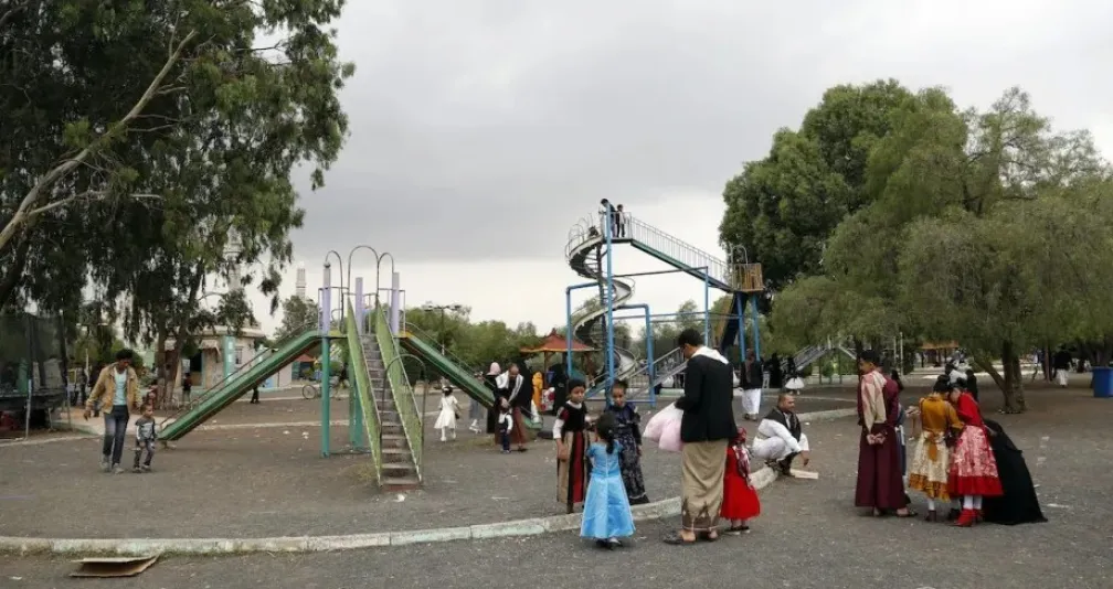 ممارسات حوثية تحرم اليمنيين بهجتهم بالعيد