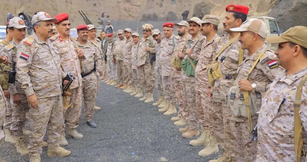 القوات اليمنية ترفع جاهزيتها في خطوط المواجهة مع الحوثيين