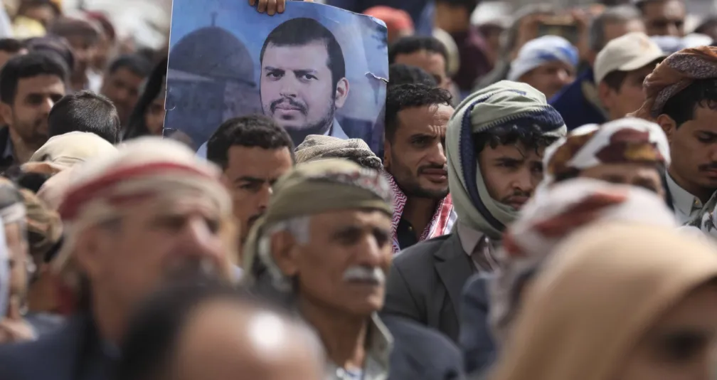 الحوثي يرهن التدخل عسكرياً إلى جانب إيران بـ«تطورات المعركة»