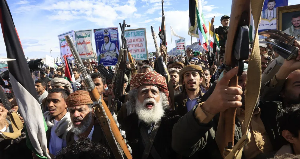 الحكومة اليمنية تدين التصعيد الإيراني عبر الذراع الحوثية