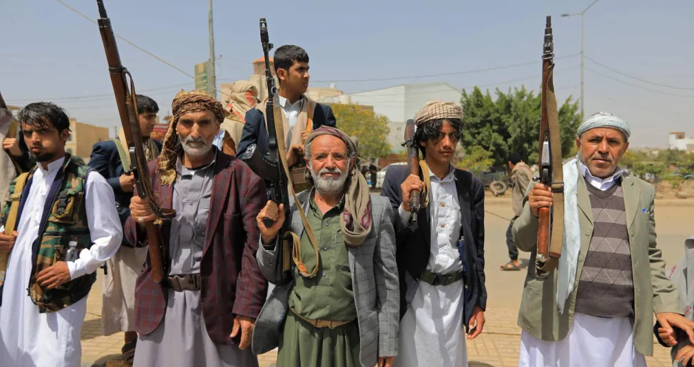 الحوثيون يتوعدون بـ«تصعيد تدريجي» بعد رابع هجماتهم نحو إسرائيل