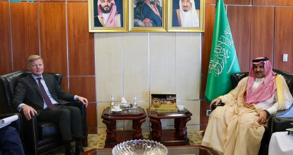 آل جابر وغروندبرغ يبحثان ملف المحتجزين في اليمن