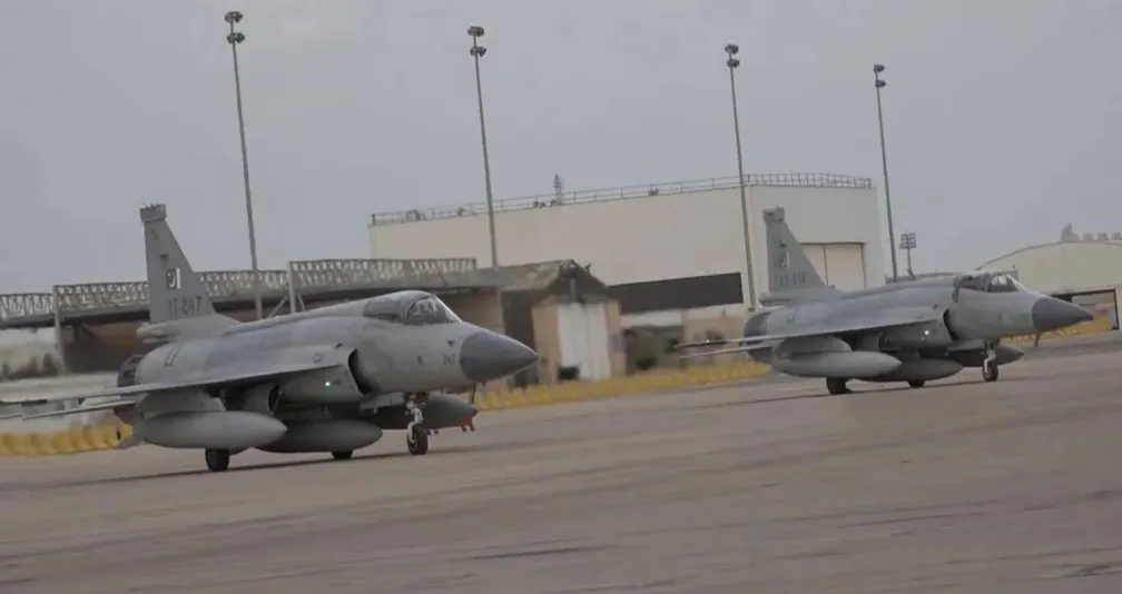 قوة عسكرية باكستانية تصل إلى السعودية ضمن «اتفاقية الدفاع المشترك»