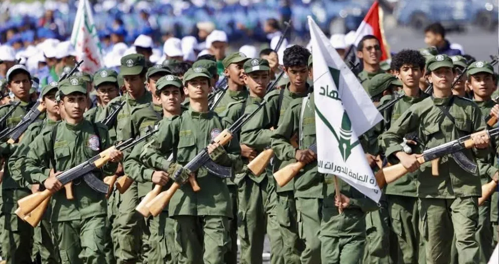 تحذيرات يمنية من تعاظم خطر المراكز الصيفية الحوثية