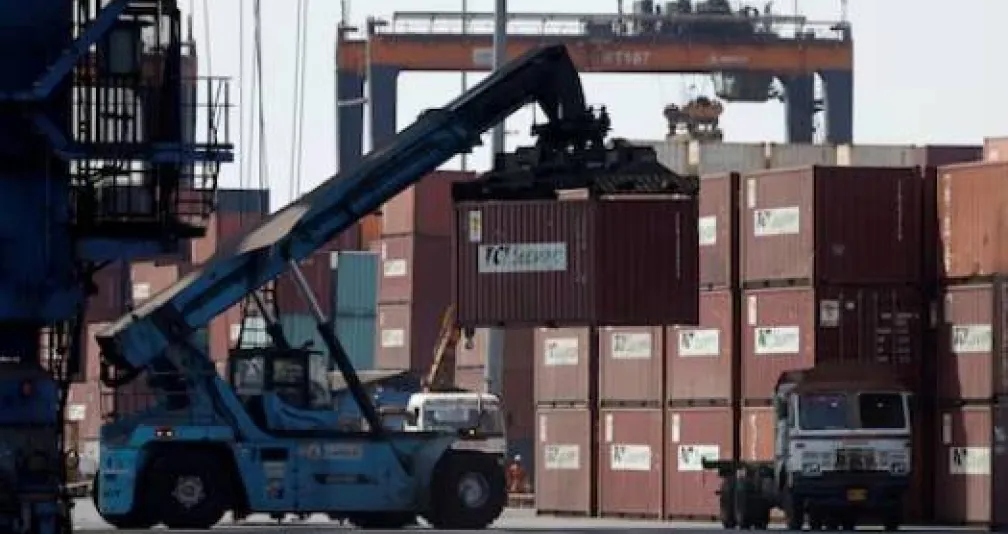 تراجع غير متوقع في العجز التجاري للهند رغم ضغوط حرب الطاقة