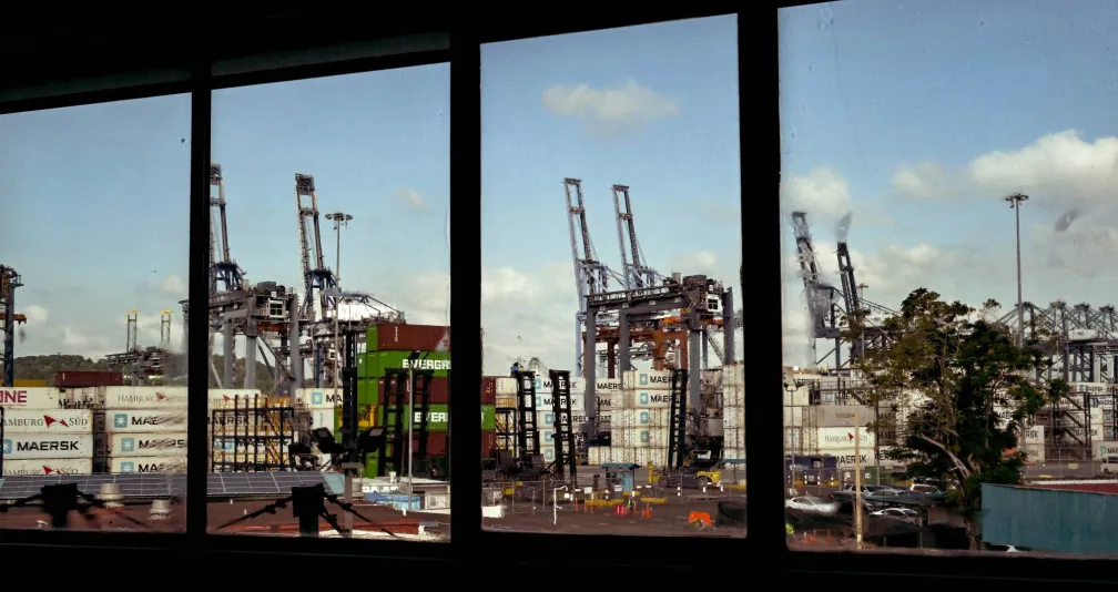 الصين تطلب من «ميرسك» و«إم إس سي» التوقف عن تشغيل موانئ بنما