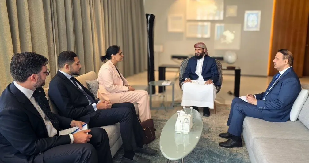 اليمن يلوّح بورقة القوة إذا رفض الحوثيون السلام