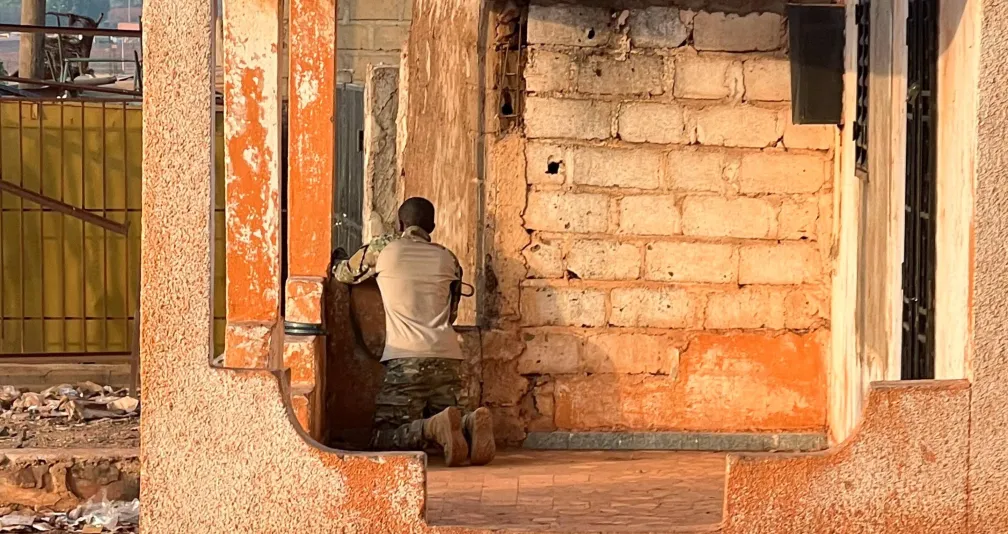 جيش مالي: جماعات مسلحة تهاجم مواقع عسكرية في أنحاء البلاد