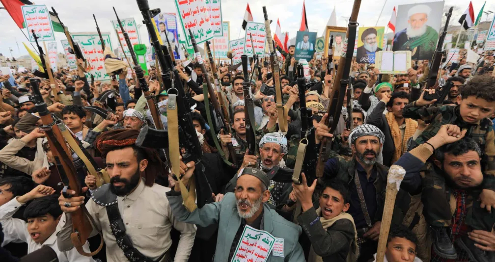 الحوثيون ينفقون ببذخ على ذكرى «الصرخة الخمينية»