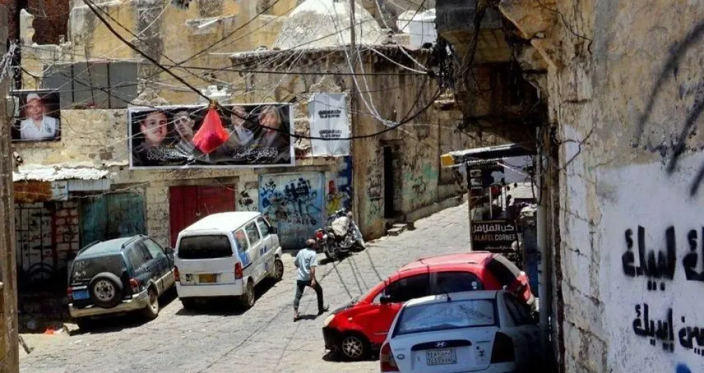 الحوثيون يفرضون رقابة أمنية على الحي القديم في إب