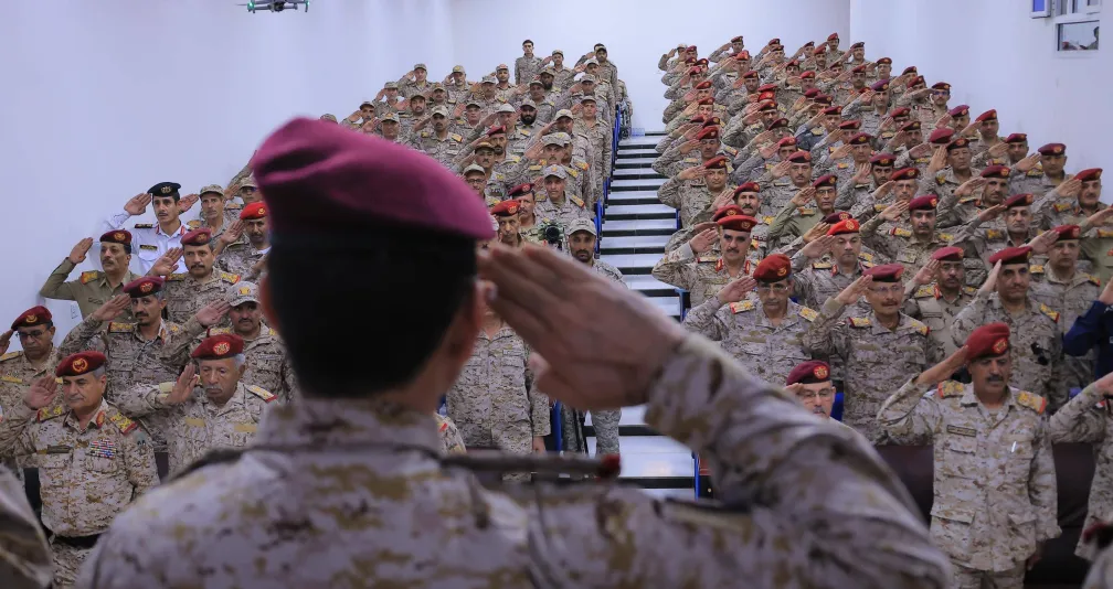 القوات المسلحة اليمنية تحذر الحوثيين من استمرار تهديد أمن البحر الأحمر