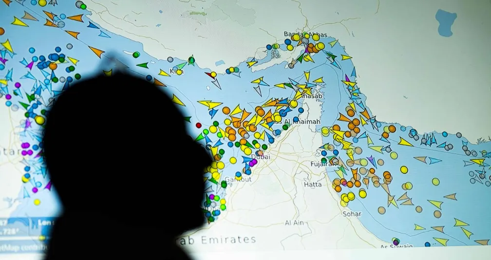 استقرار الملاحة في مضيقي هرمز وباب المندب وسط الشكوك حول المحادثات