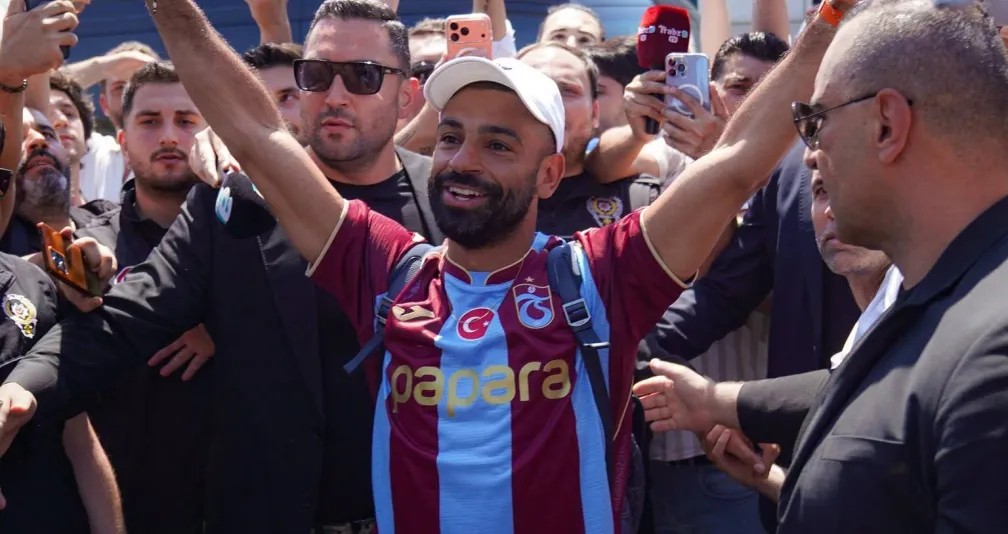 زخم «سوشيالي» مصري حول انتقال محمد صلاح لطرابزون التركي