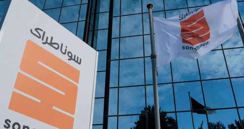 الجزائر تسلم النيجر أولى شحنات وقود الطائرات