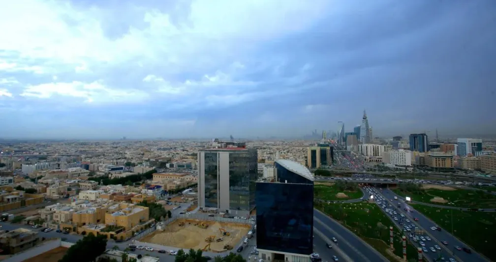 الرياض تستقبل الدفعة الثانية من «التوازن» بفرض سقف سعري على الأراضي