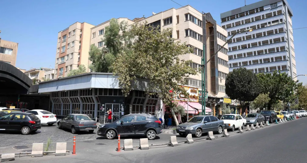 «الإقصاء الاقتصادي» يبدأ من إيران... وصداه يمتد من «هرمز» إلى الأسواق العالمية
