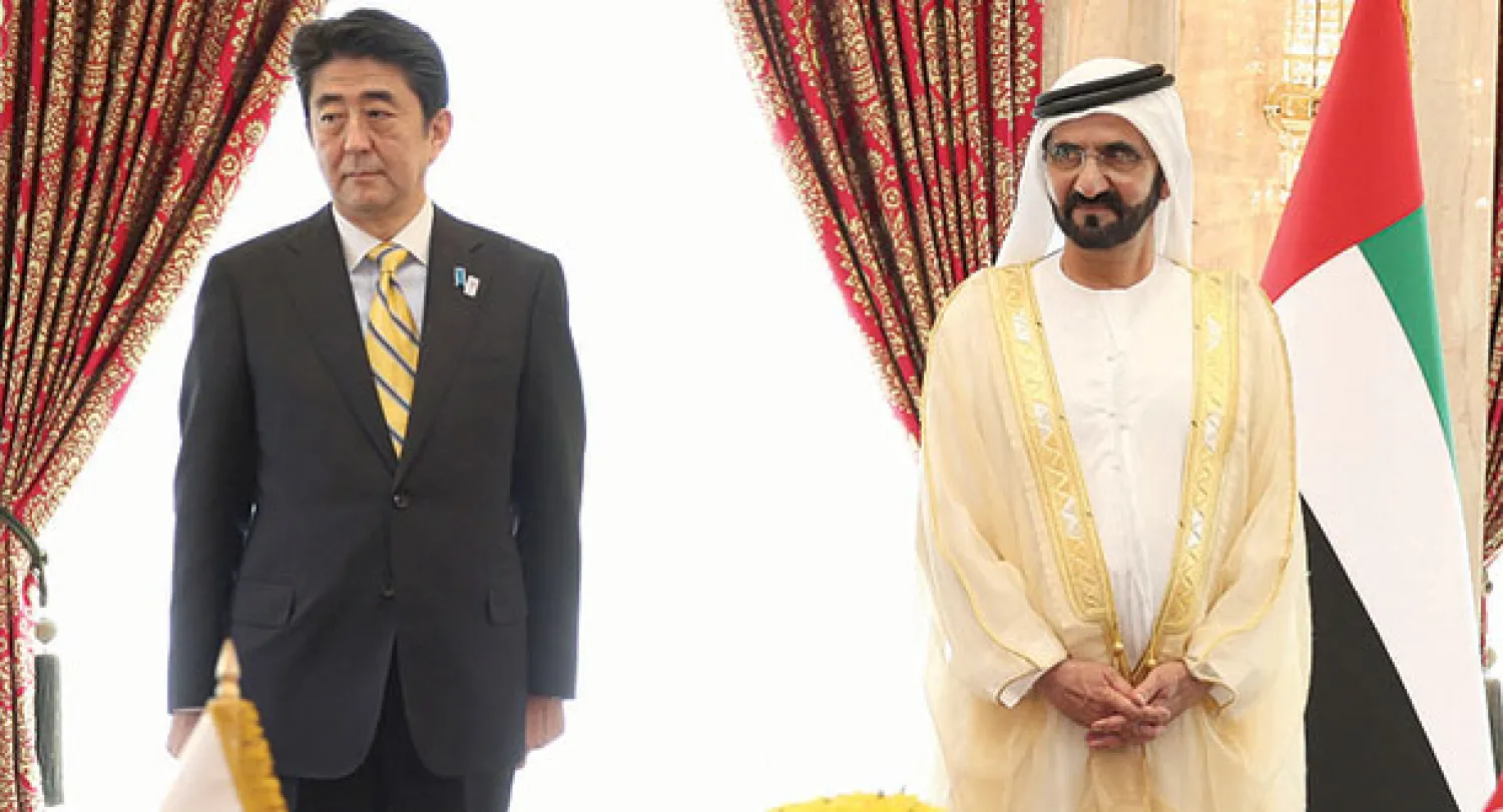 رئيس الوزراء الياباني يوقع اتفاقات جديدة في الإمارات 