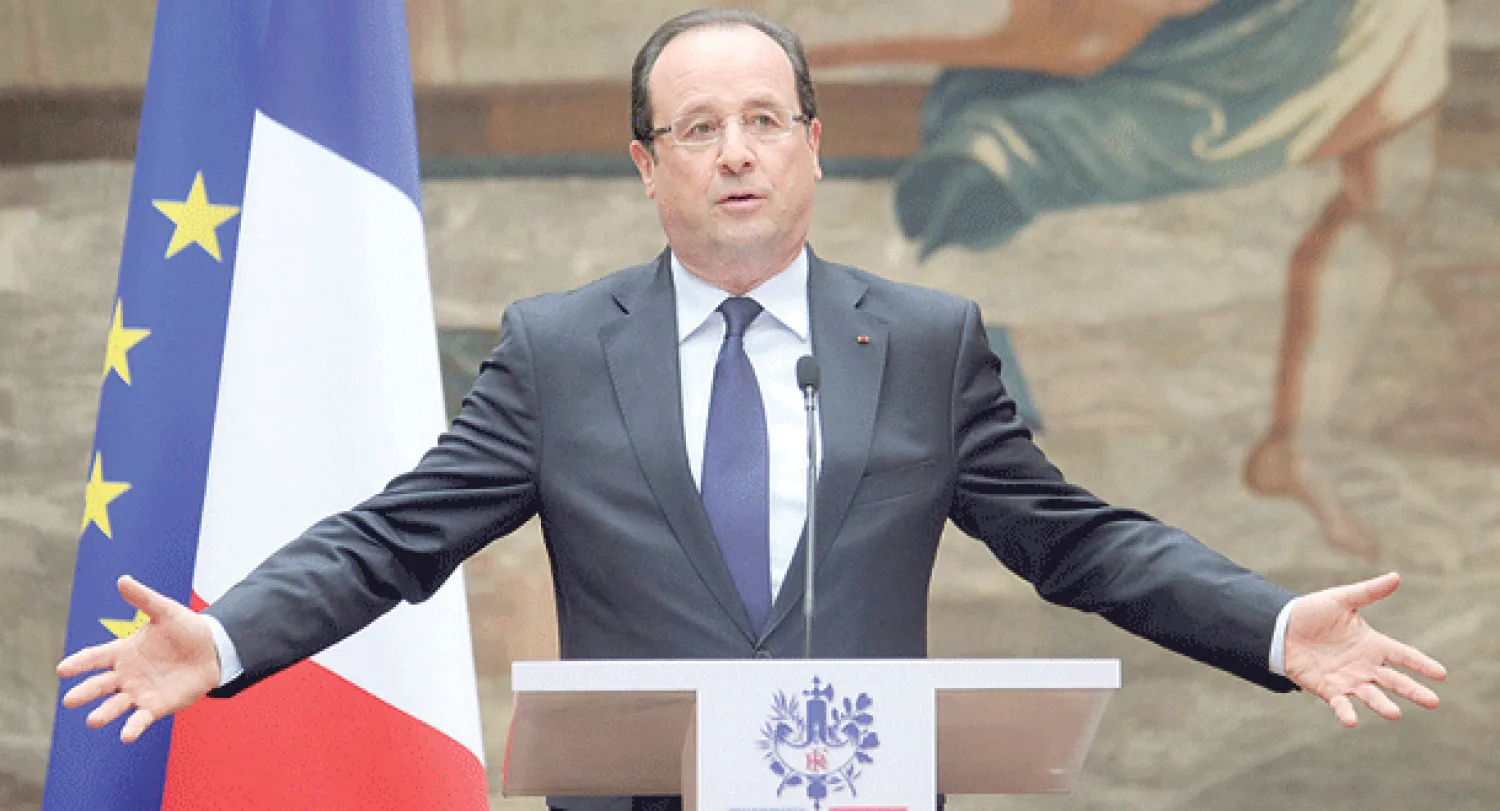 هولاند يطفئ شمعته الأولى في الإليزيه وسط تدهور شعبيته
