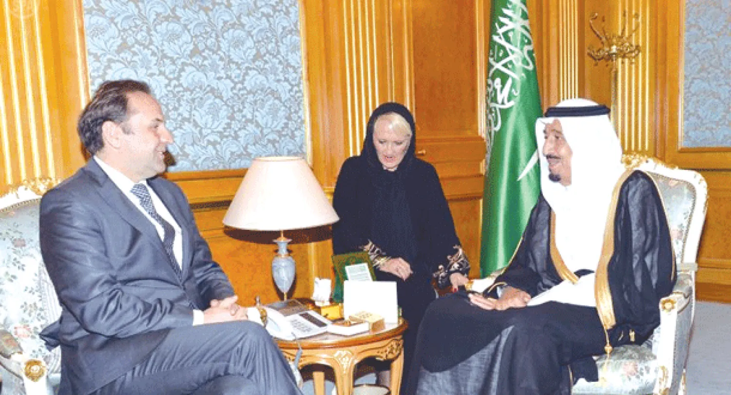 الأمير سلمان يلتقي نائب رئيس الوزراء الصربي ويبحث معه آفاق التعاون