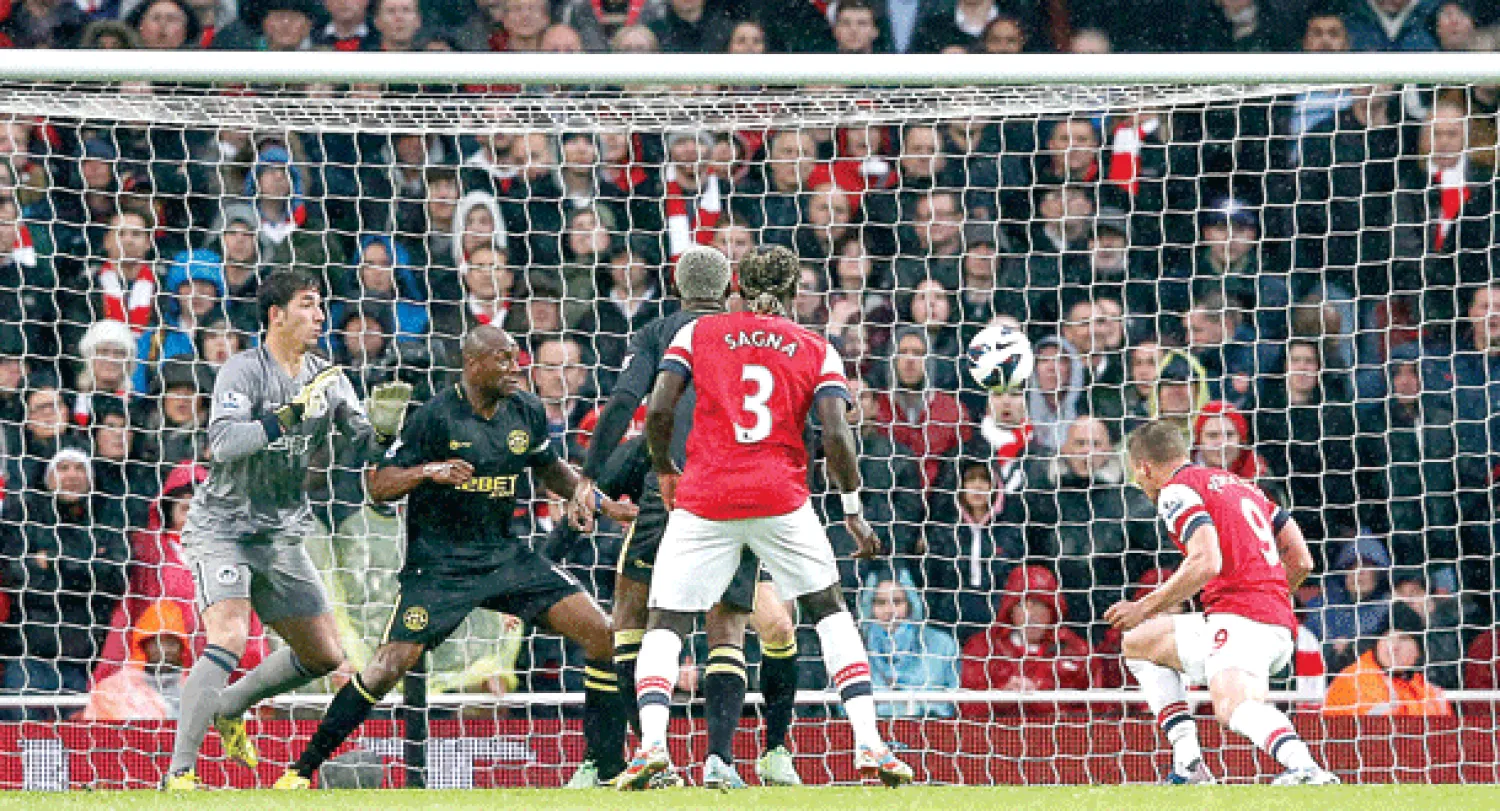 آرسنال يستعيد المركز الرابع ويشعل الصراع مع توتنهام على بطاقة لدوري الأبطال