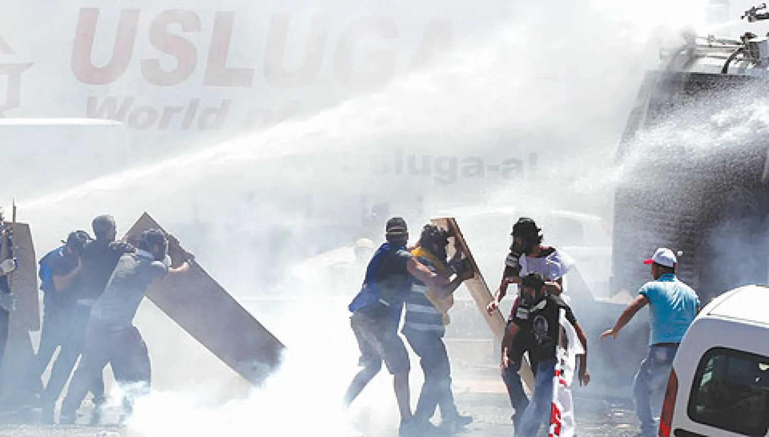 المؤبد لرئيس الأركان التركي السابق وضباط آخرين في قضية التآمر