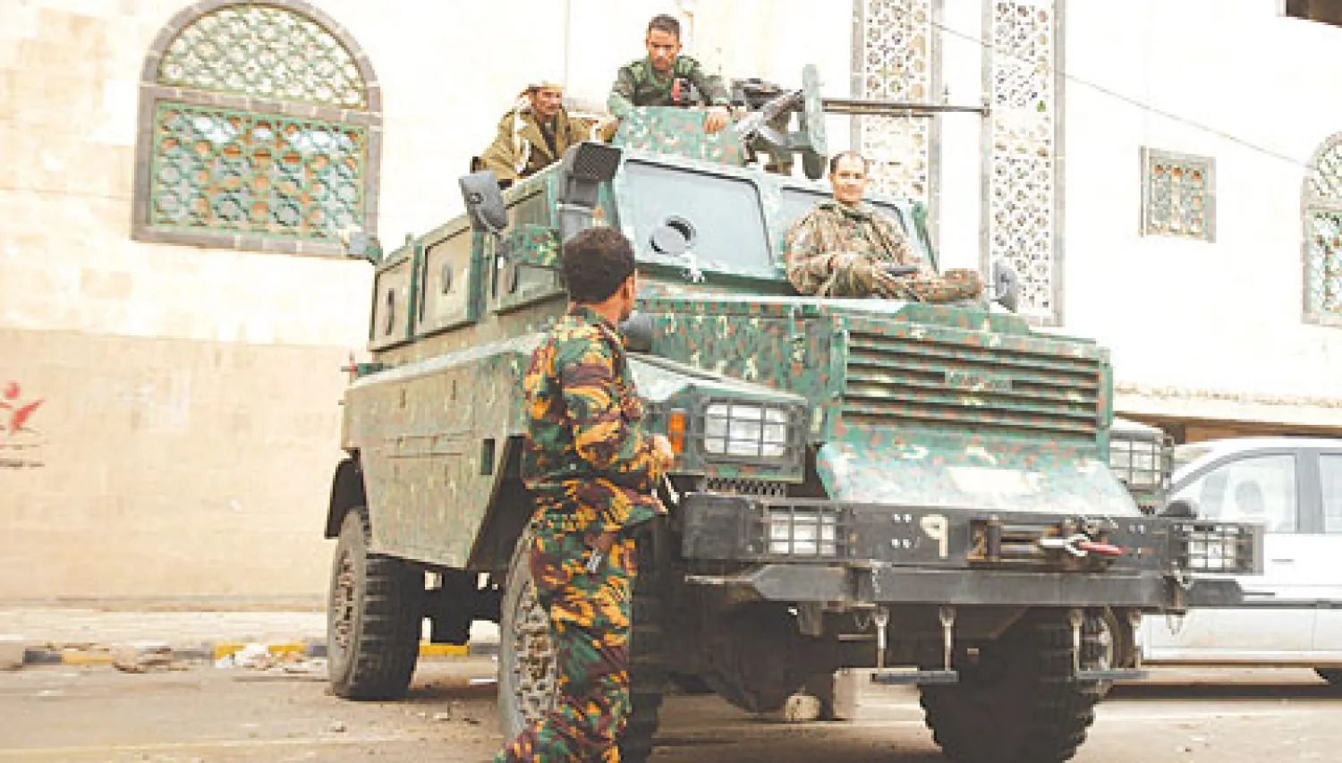 إجلاء دبلوماسيين غربيين من اليمن.. وتصعيد لهجمات «الدرون»