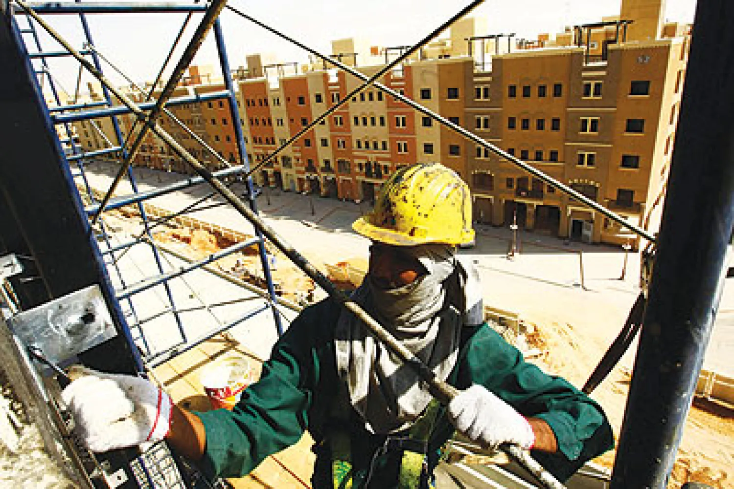 السعودية: ارتفاع أجور العمالة يدفع شركات التطوير العقاري لإعادة تقييم أسعار بيع الوحدات السكنية