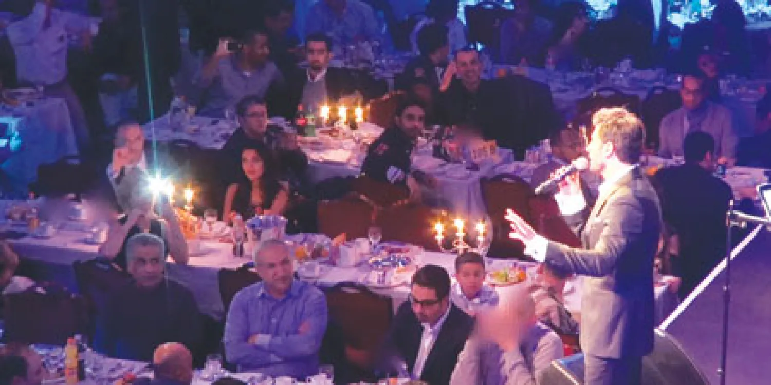 حظيت حفلات الصيف الحالي والمشارك فيها نجوم الأغنية الخليجية والمقامة في أوروبا بحضور جماهيري كبير، خصوصا حفلات كل من محمد عبده ورابح صقر وماجد المهندس. فيما جاءت حفلتا رابح صقر خلال شهر أغسطس (آب) الحالي، متفرقة بين لندن وباريس وكان. وشهدت حضورا جماهيريا كبيرا، حيث أكد سالم الهندي مدير عام «روتا...