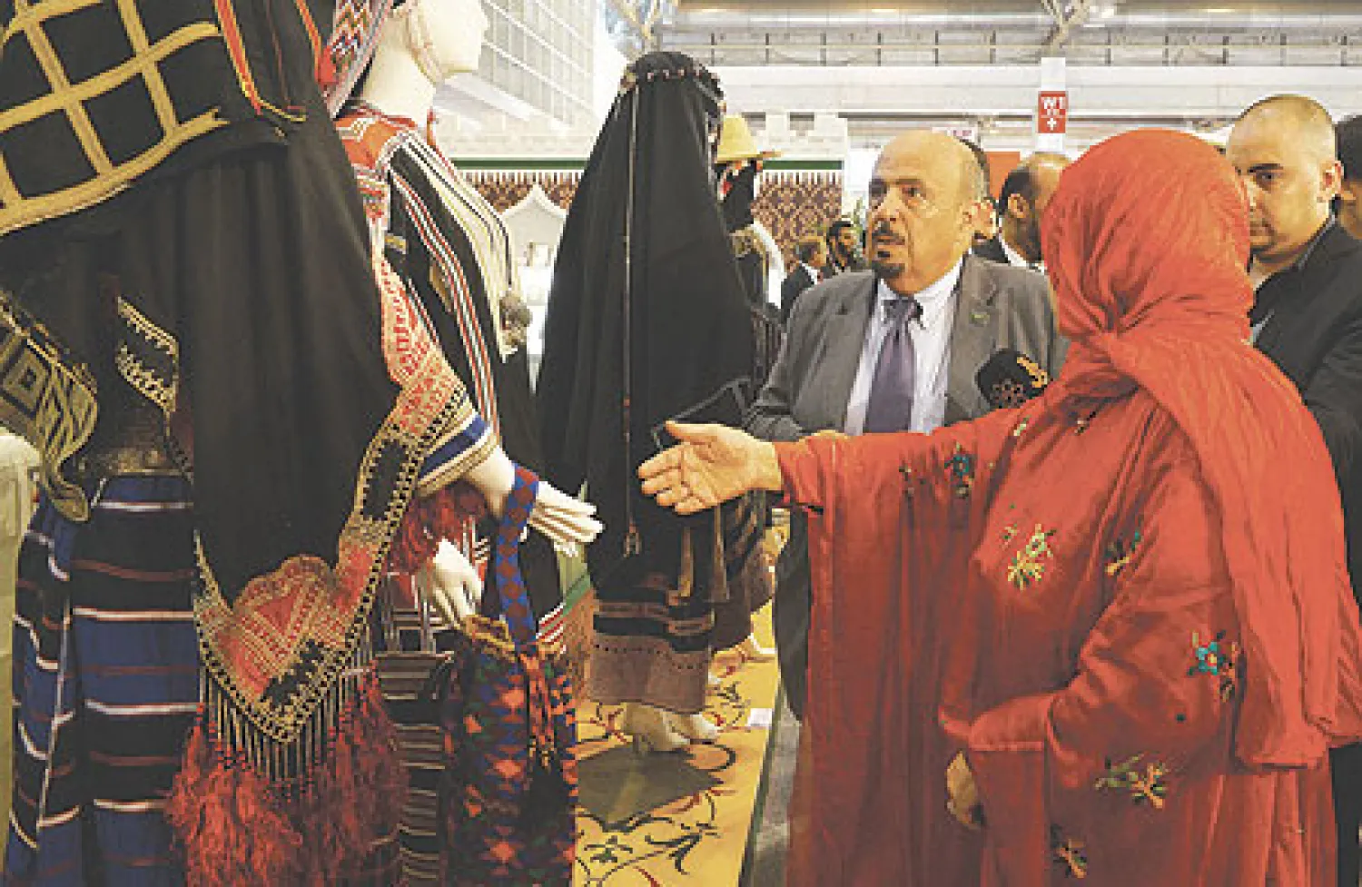 لم يكن اختيار المملكة العربية السعودية للمشاركة في معرض بكين الدولي للكتاب في دورته العشرين، وليد لحظة أو بالصدفة، وإنما جاء من خلال دورها الحضاري الرائد في مختلف جوانب الفكر والثقافة وخدمة الإنسانية على وجه العموم. وجاءت المشاركة السعودية في معرض بكين الدولي للكتاب، بوصفها ضيف الشرف لهذا العام،...