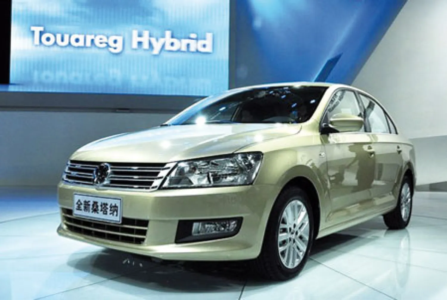 سيارة فولكس فاغن «طوارق» الهجين... برسم المستهلك الصيني